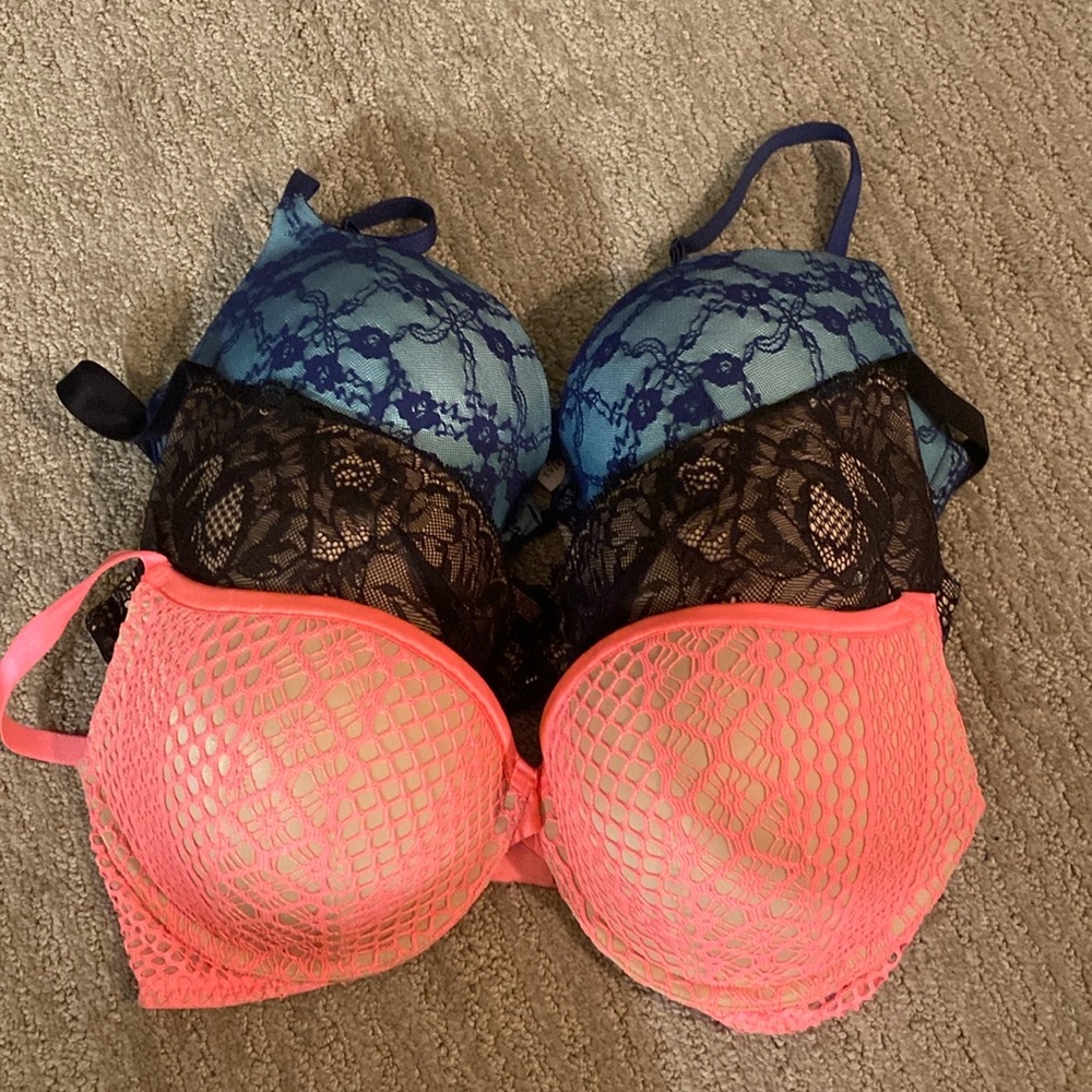 Lot of 3 Victoria’s Secret Push-Up Bras